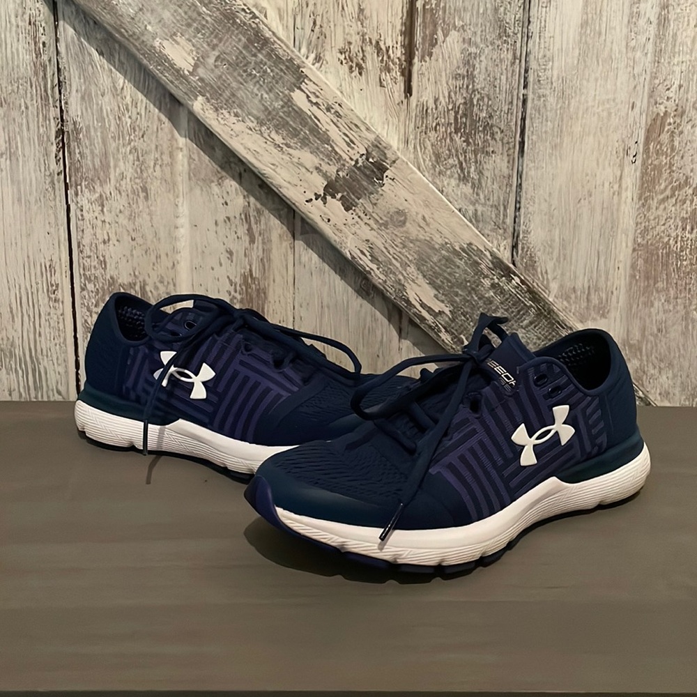 Under Armour Navy tennis shoes Size 7.5